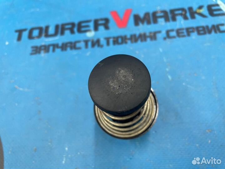 Отбойник капота Mercedes-Benz C-Class WDD205