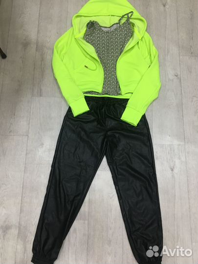 Мозаика из трех вещей на 42-44 пакетом: женские