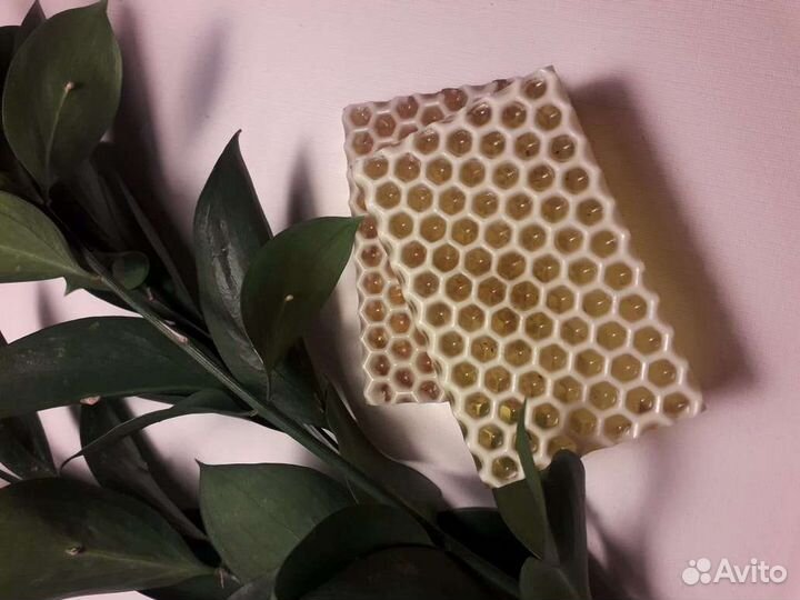 Мыло ручной работы медовое с ромашкой