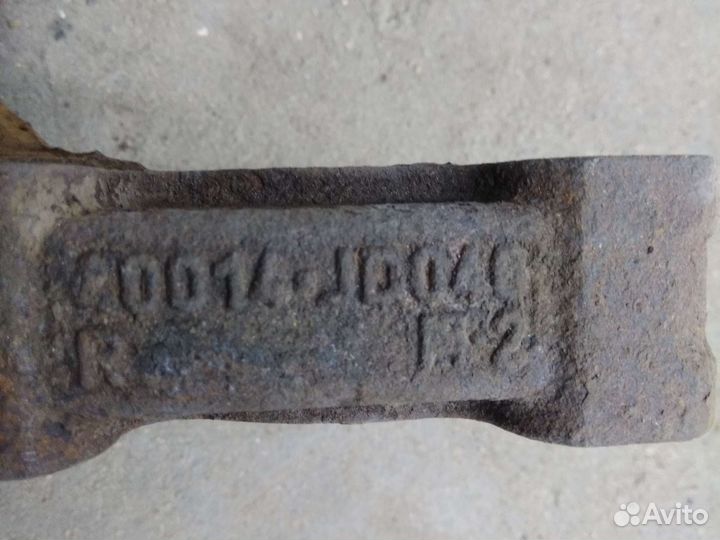 Кулак передний правый nissan qashqai j10