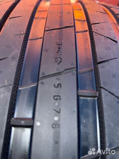 Ikon Tyres Autograph Ultra 2 255/35 R20