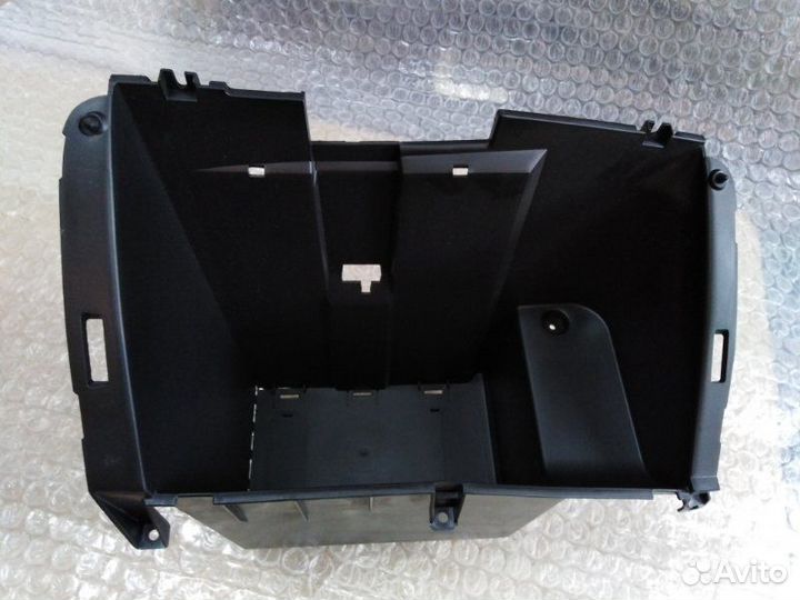 Перчаточный ящик Nissan Micra 2003-2005