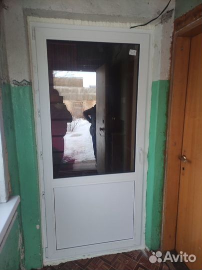 Пластиковые двери