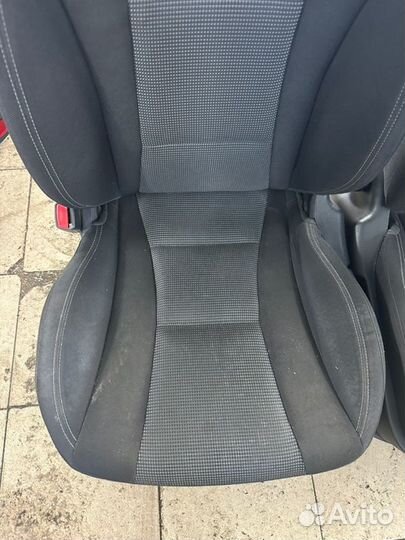 Сиденья комплект Hyundai I30 GD 1.6 G4FG 2012-2017