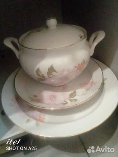 Супница и блюда большие