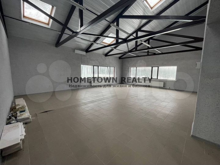 Здание, 1650 м²