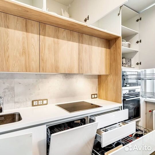 Кухня от фабрики с антресолями 