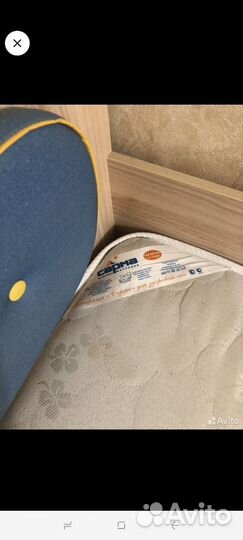 Детская кровать чердак со столом и шкафом