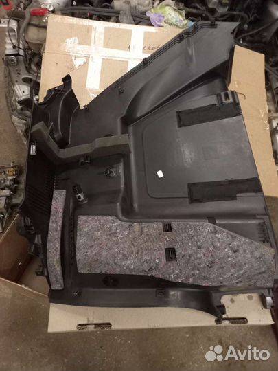 Обшивки багажника Skoda Yeti 2011