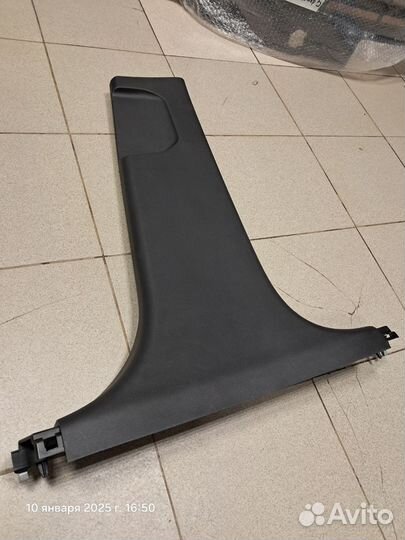 Накладка центральной стойки правая exeed VX
