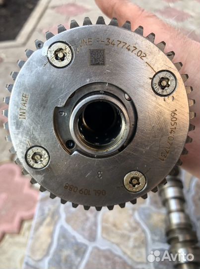 Распредвал и кронштейн опорный на audi Q3