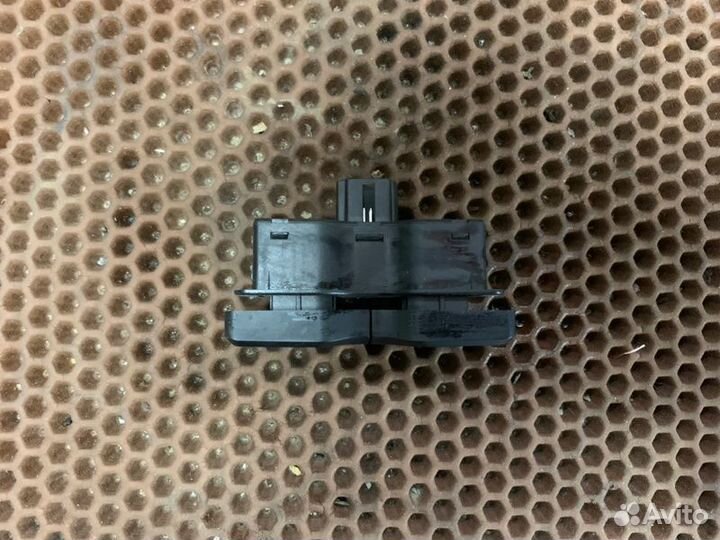 Кнопка обогрева сидений LADA Vesta седан 21129