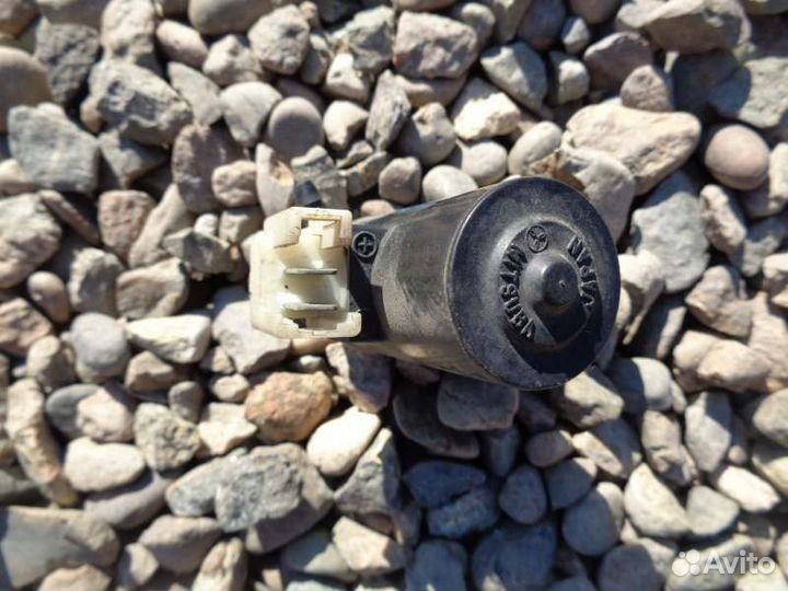 Мотор бачка омывателя задний Mitsubishi Challenger