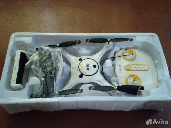 Квадрокоптер дрон с камерой