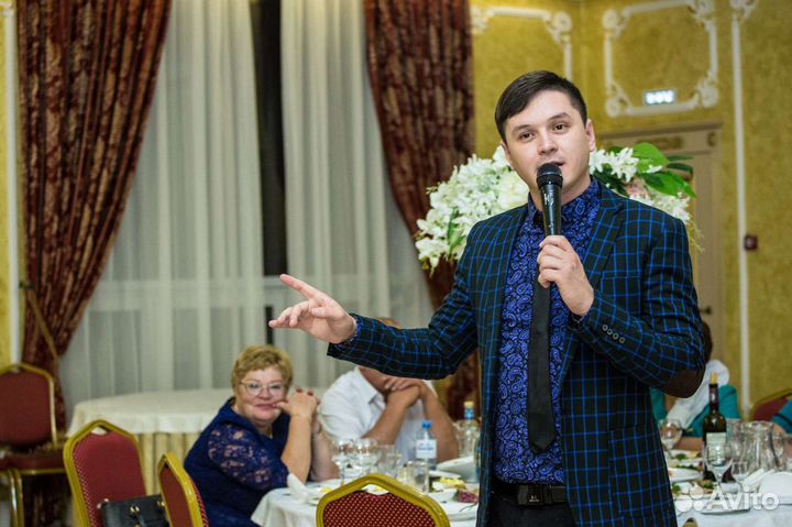 Ведущий Азат Гильмуллин