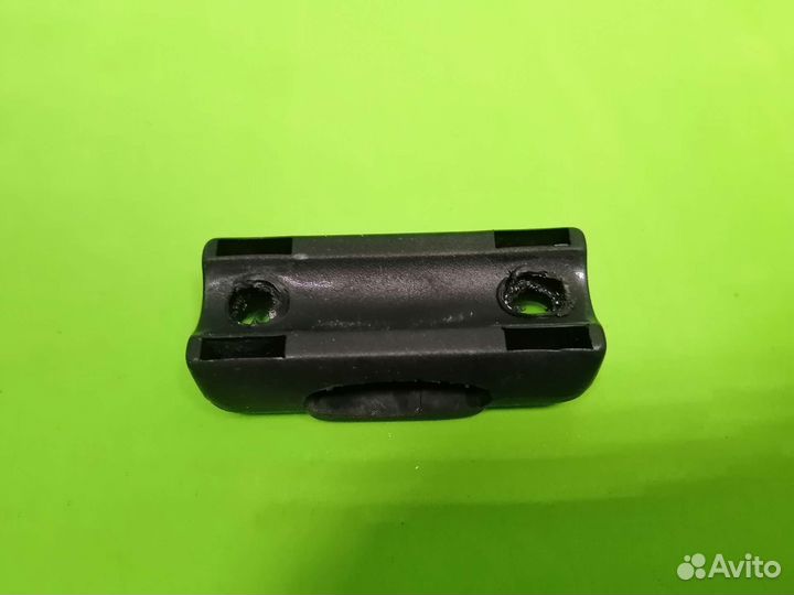 Держатель капюшона на коляску