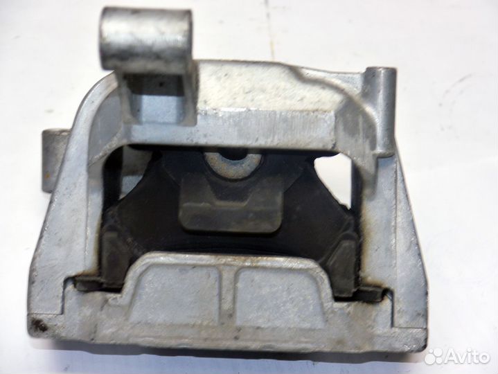 Подушка двигателя правая Фольксваген Тигуан