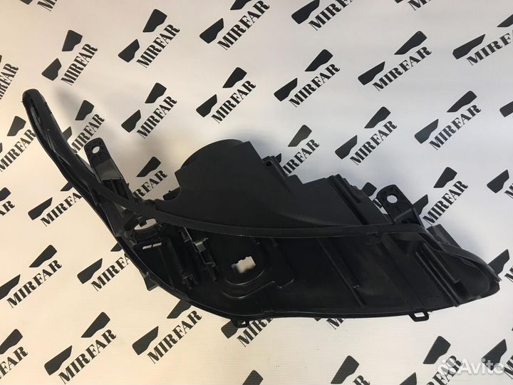 Правый корпус фары Range Rover Sport II 2013-2017