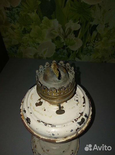 Старинная керасиновая лампа