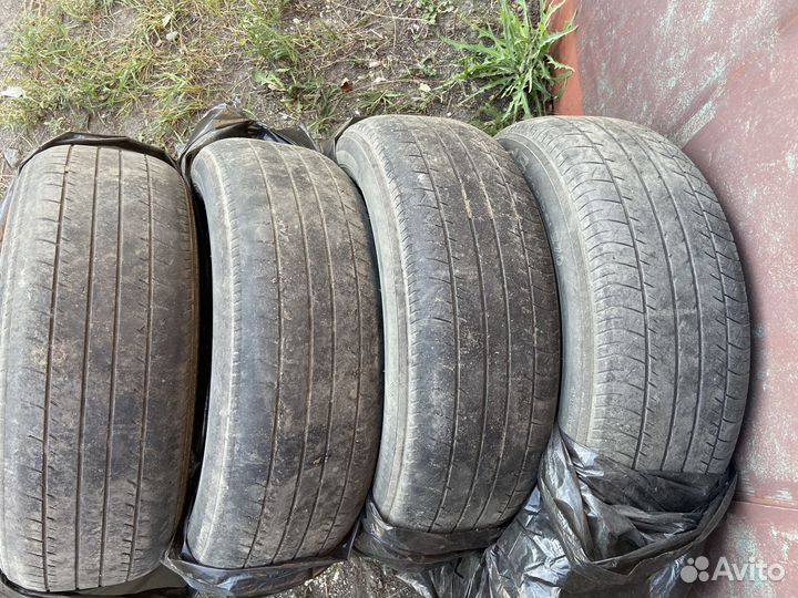 Yokohama dB Decibel E70 215/60 R16 95V