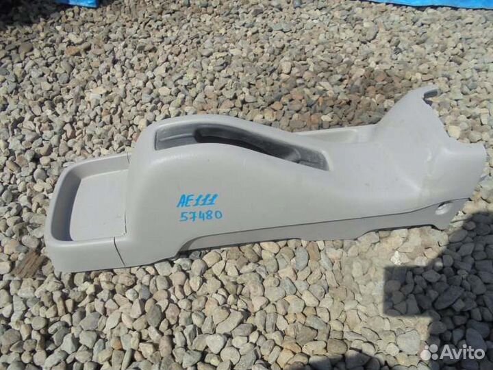 Консоль между сидений Toyota Corolla Spacio AE111