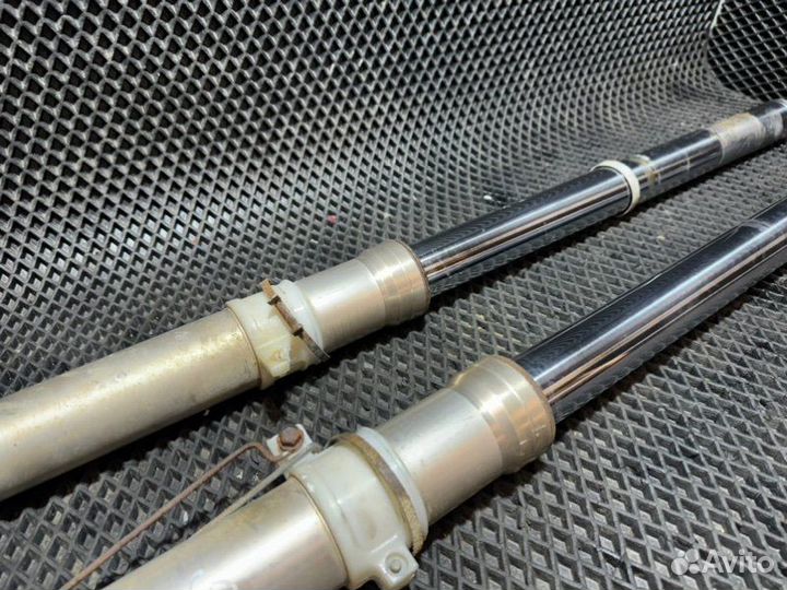 Перья вилки Suzuki Djebel 250 SJ45A