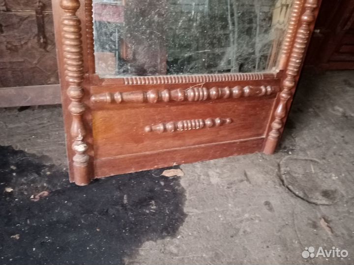 Старинное зеркало