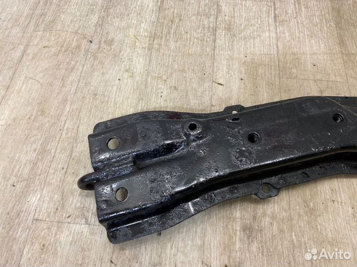 Балка продольная (лыжа ) передняя Mitsubishi