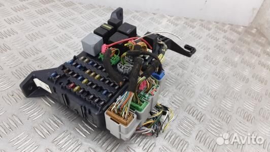 Блок предохранителей ford mondeo 3 (7SE14M101)