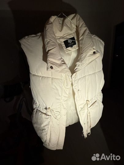 Жилетка женская утепленная длинная