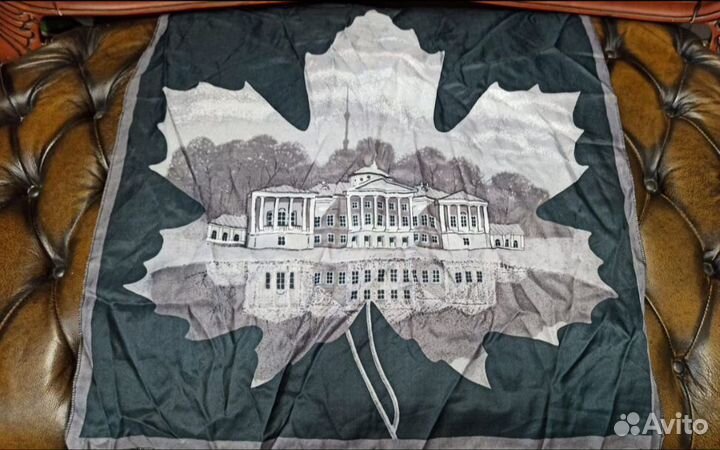 Дизайнерский 62см шейный платок из Канады