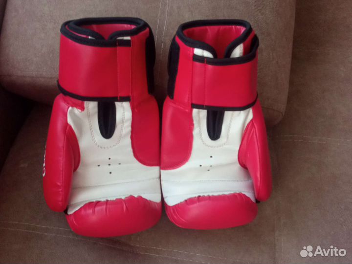 Боксерские перчатки