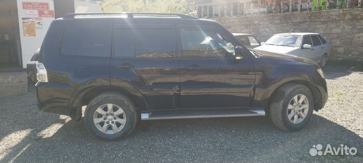 Капот на mitsubishi