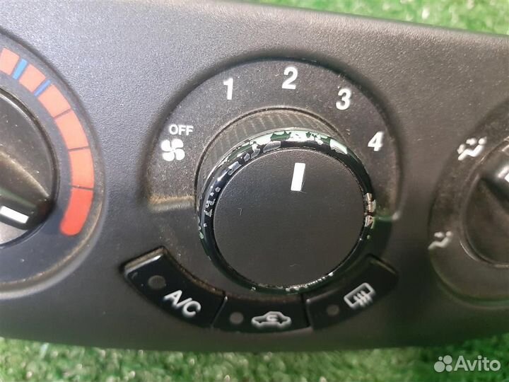 Панель управления отопителя Chevrolet aveo T255 2