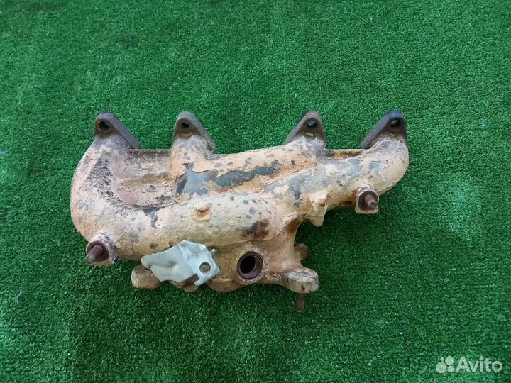 Коллектор выпускной Skoda Octavia A5 1.6 bse