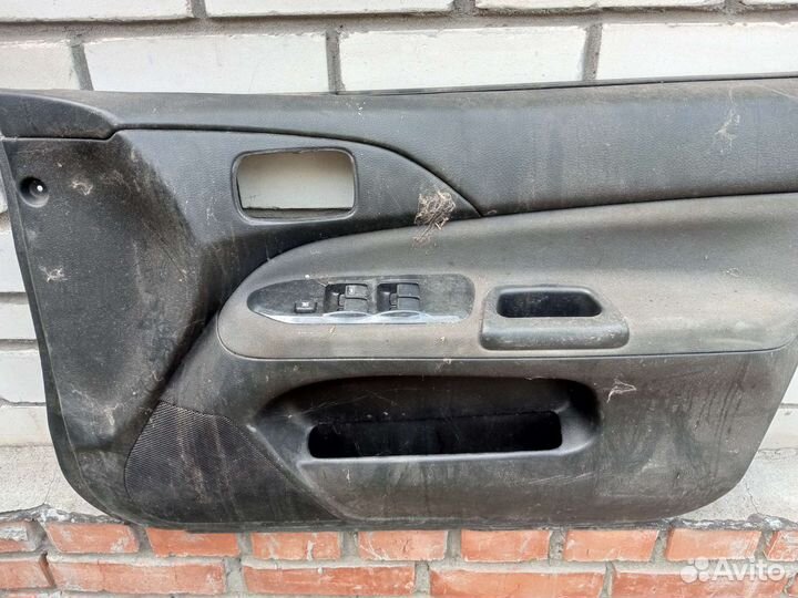 Обшивки дверей lancer 9