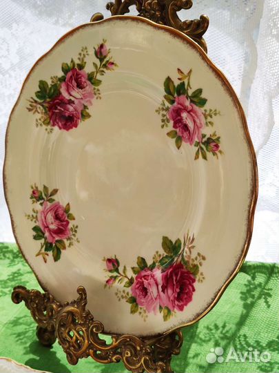 Блюдо и тарелки Royal Albert