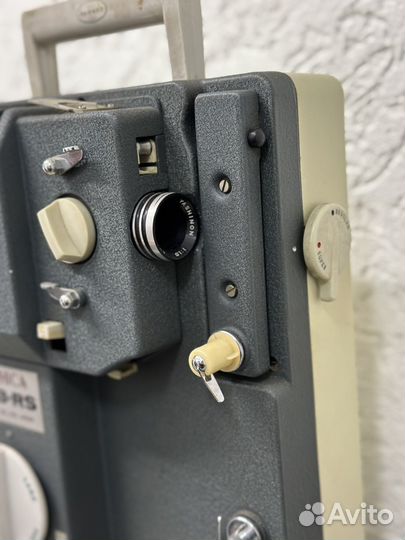 Кинопроектор старый Япония Yashica 8P3-RS