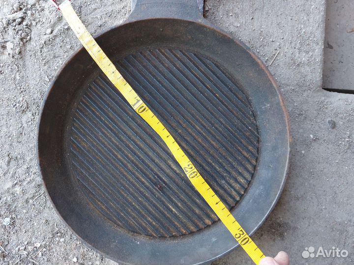 Чугунная сковорода с крышкой - гнетом, гриль