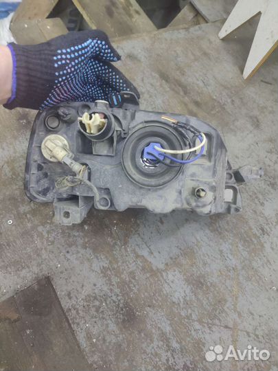 Фара передняя левая Renault Logan 1