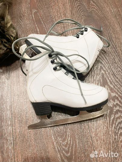 Коньки фигурные 30 размер