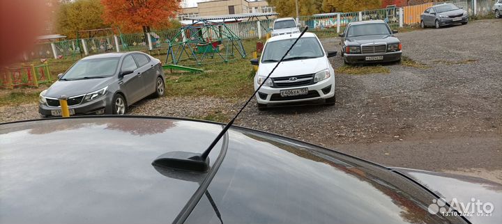 Автомобильная антенна, акулий плавник