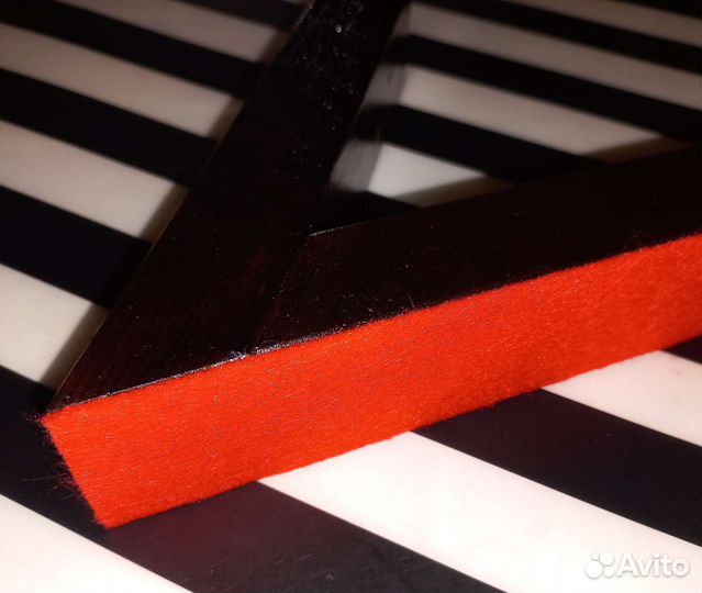 Подставка для виниловых пластинок