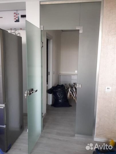 Двери из закаленного стекла