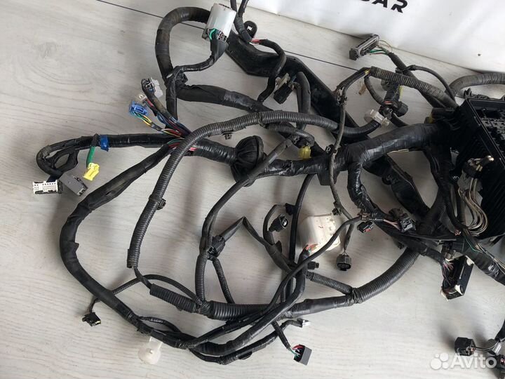 Lexus LX570 Проводка моторного отсека