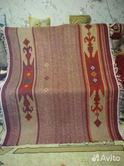 Накидки на диван и кресло