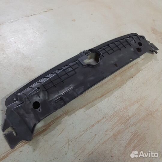 Накладка радиатора Geely MK