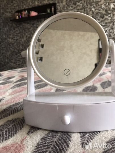 Зеркало с ящиком