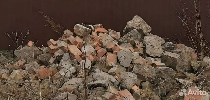 Отдам строительный мусор