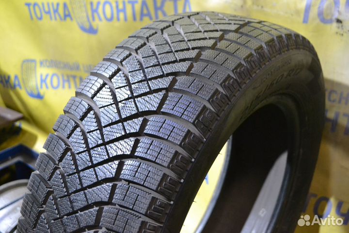 Pirelli Ice Zero FR 215/60 R17